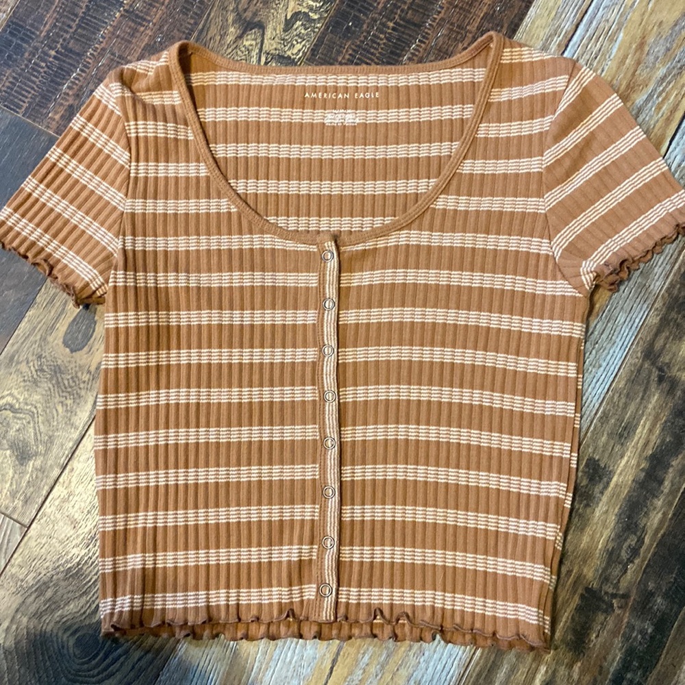 American Eagle Med Cropped Snap-Button Top